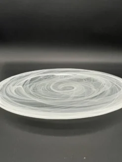 Grand plat en verre « Volutes de fumée » – décor blanc, Ø 35 cm