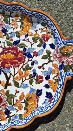 Grand plat faïencerie de Gien modèle pivoine