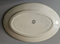 Grand plat ovale ancien Terre de Fer – décor pommes et insectes