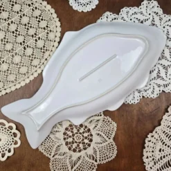 Grand plat poisson en porcelaine blanche, style Limoges