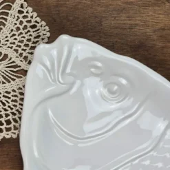 Grand plat poisson en porcelaine blanche, style Limoges