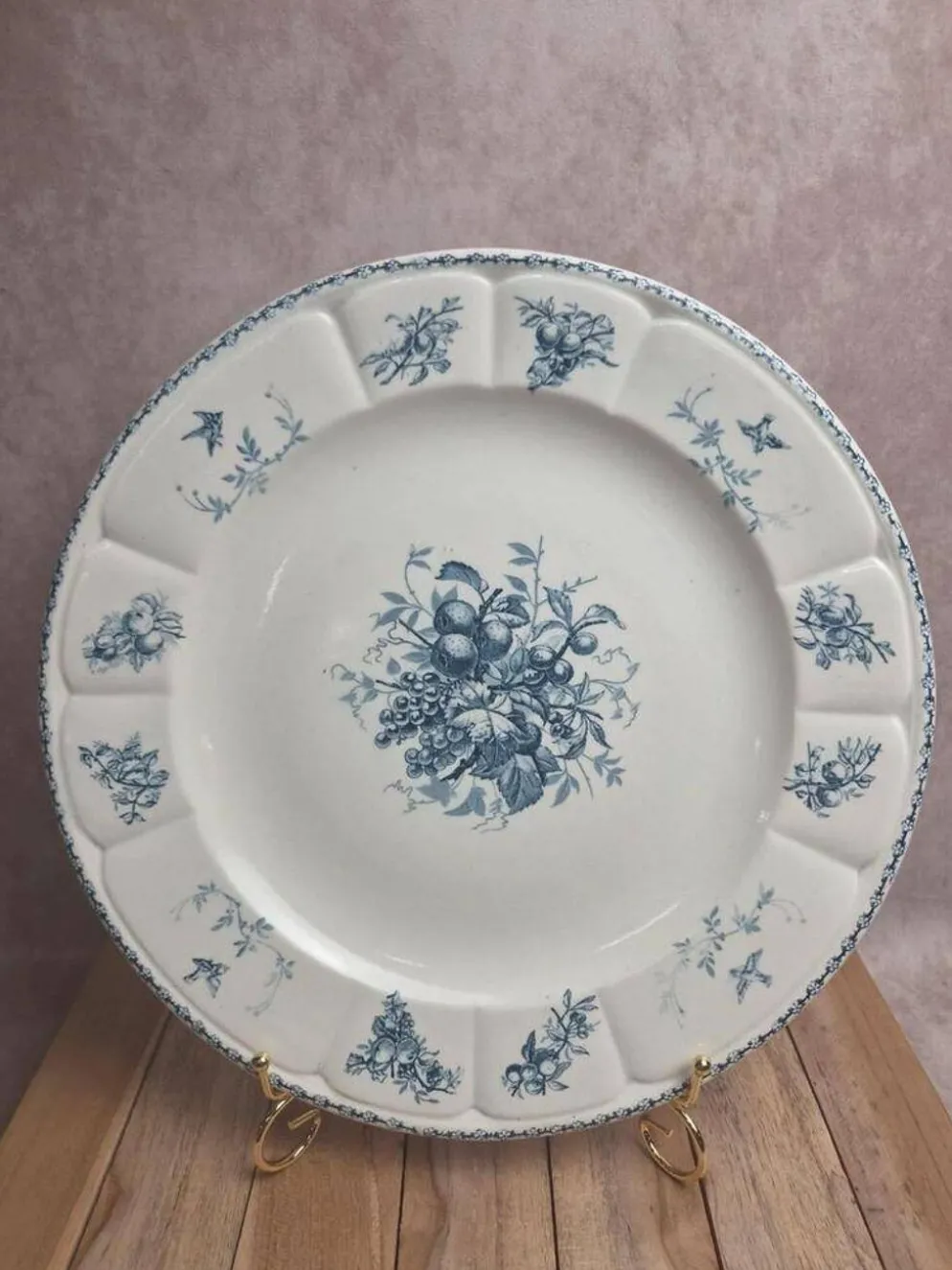 Grand plat rond en terre de fer Clairefontaine modèle Pompadour 33 cm