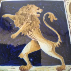 Grand plat St Clément ancienne décoration mural décor lion