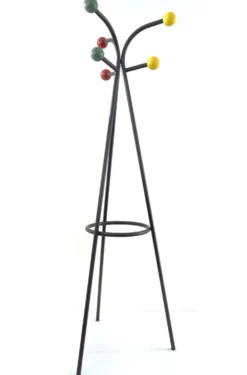 Grand porte-manteau coloré des années 50, autonome, par Roger Feraud.