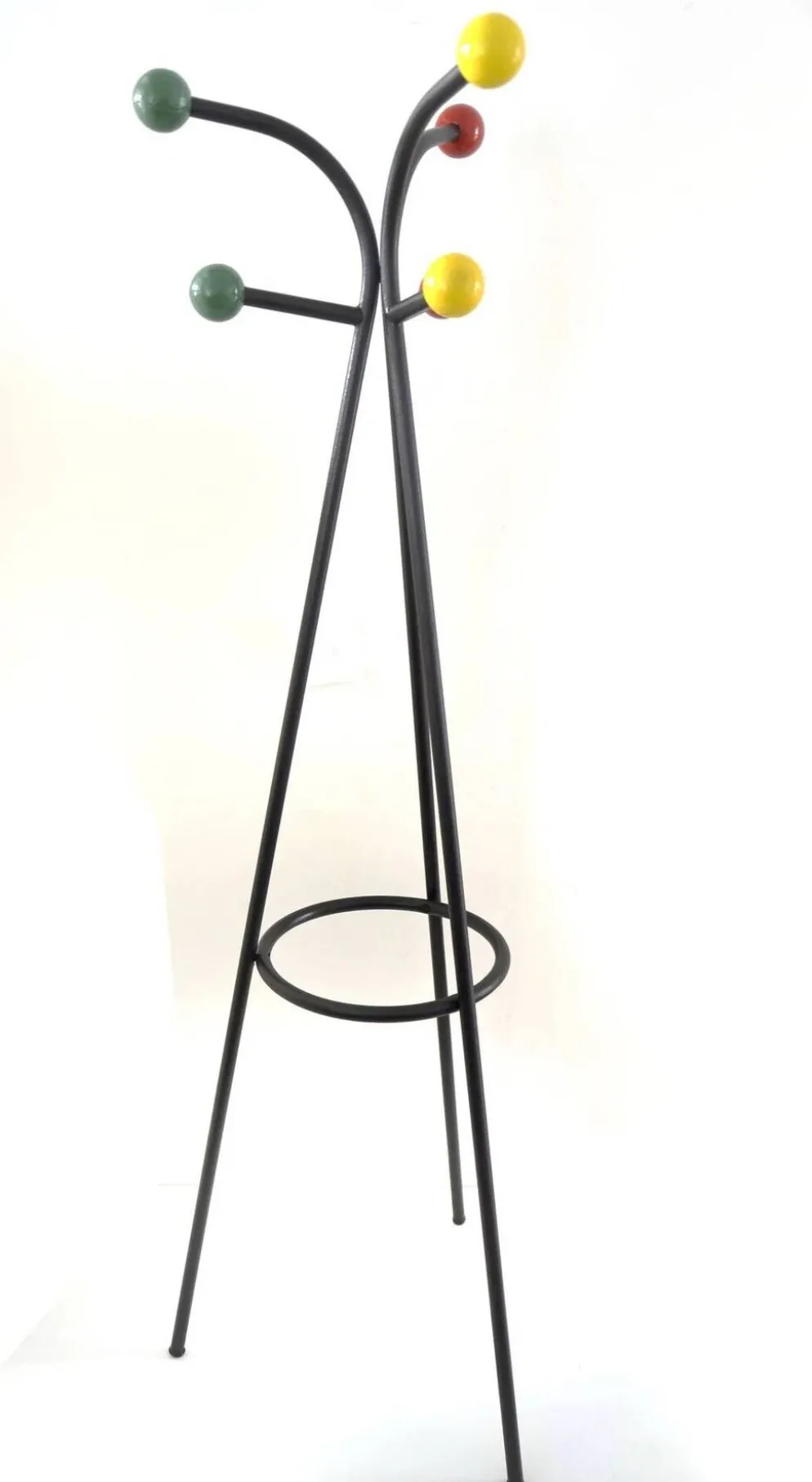 Grand porte-manteau coloré des années 50, autonome, par Roger Feraud.
