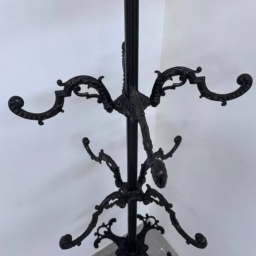 Grand porte-manteau en fonte ornée avec 12 crochets