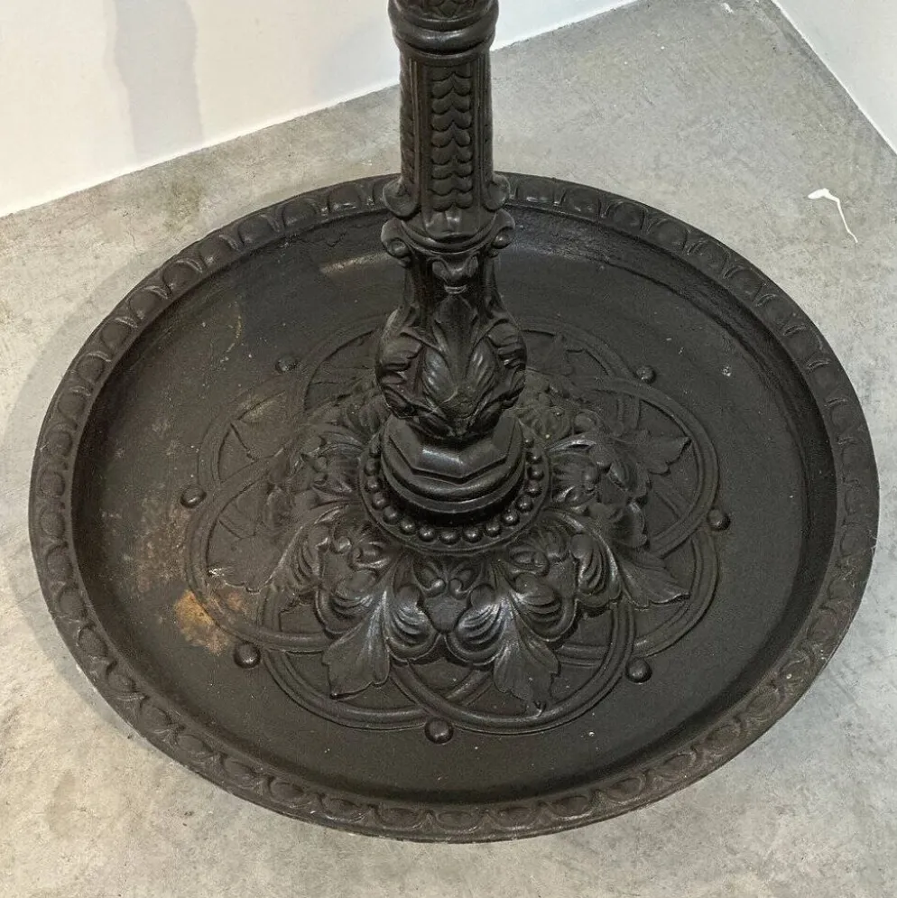Grand porte-manteau en fonte ornée avec 12 crochets