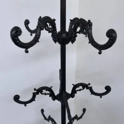 Grand porte-manteau en fonte ornée avec 12 crochets
