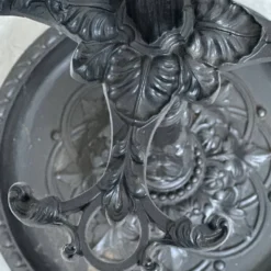 Grand porte-manteau en fonte ornée avec 12 crochets