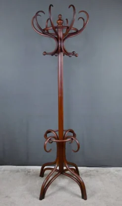 Grand porte-manteau perroquet en hêtre courbé, goût Thonet – début XXe