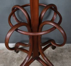 Grand porte-manteau perroquet en hêtre courbé, goût Thonet – début XXe