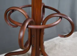 Grand porte-manteau perroquet en hêtre courbé, goût Thonet – début XXe