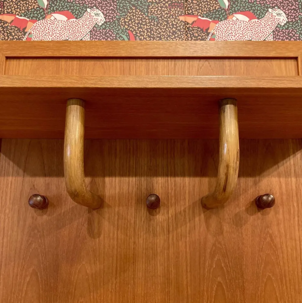 Grand rangement suspendu design scandinave 1960.