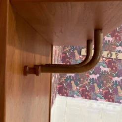 Grand rangement suspendu design scandinave 1960.
