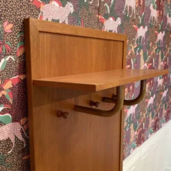 Grand rangement suspendu design scandinave 1960.