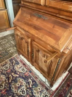 Grand scriban bibliothèque bureau en noyer massif style Louis XV