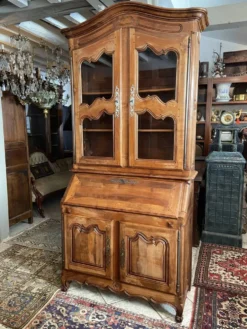 Grand scriban bibliothèque bureau en noyer massif style Louis XV