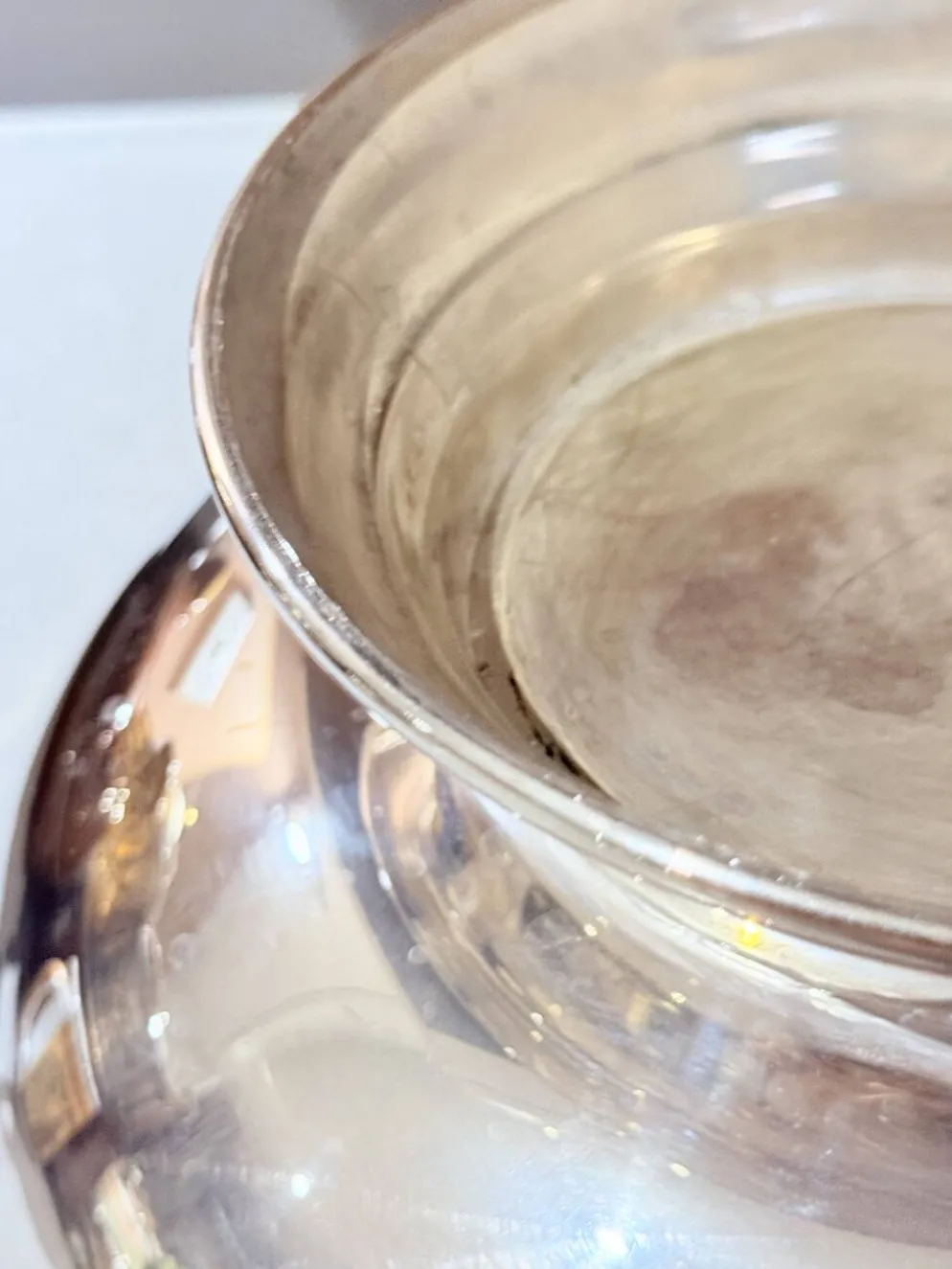 Grand seau à champagne en argent massif plaqué / refroidisseur à vin sur piédestal