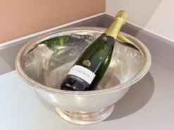 Grand seau à champagne en argent massif plaqué / refroidisseur à vin sur piédestal