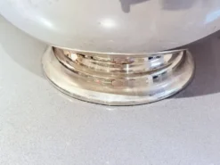 Grand seau à champagne en argent massif plaqué / refroidisseur à vin sur piédestal