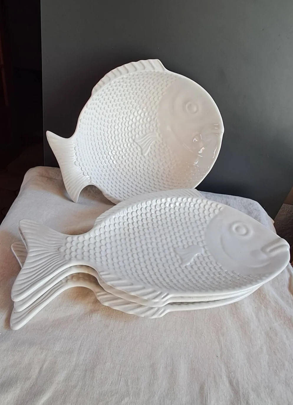 Grand service à poisson vintage en céramique blanche – Lot de 4 pièces