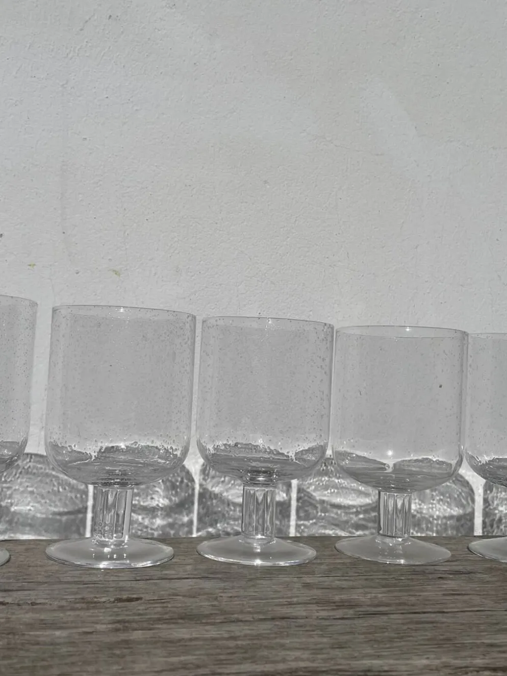 6 grands verres à pied en verre bullé transparent