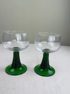 2 Grands verres vintage vert