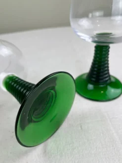2 Grands verres vintage vert