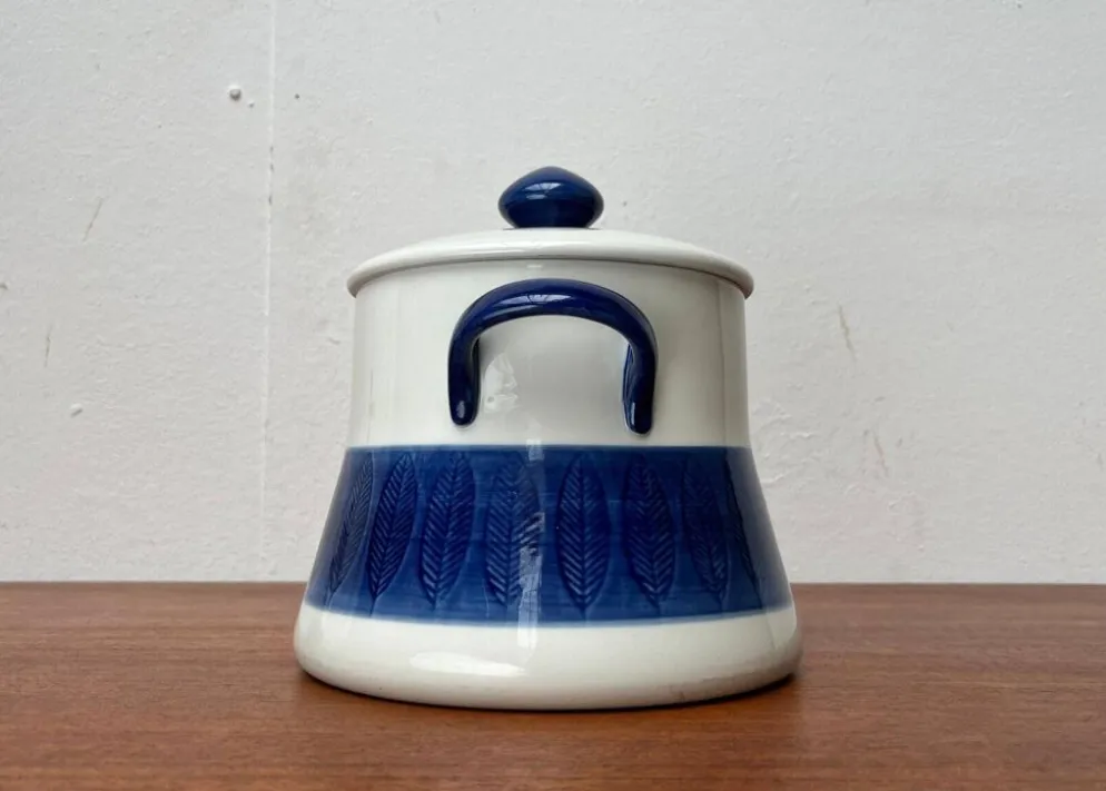 Grand Terrine Couvercle de Pot Suédois du Milieu du Siècle Koka Blue Bla par Hertha Bengtson pour Rörstrand, années 1950