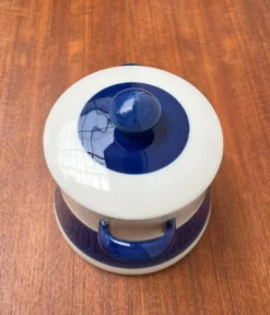 Grand Terrine Couvercle de Pot Suédois du Milieu du Siècle Koka Blue Bla par Hertha Bengtson pour Rörstrand, années 1950