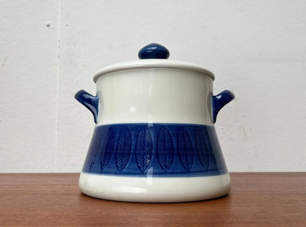 Grand Terrine Couvercle de Pot Suédois du Milieu du Siècle Koka Blue Bla par Hertha Bengtson pour Rörstrand, années 1950