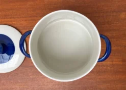 Grand Terrine Couvercle de Pot Suédois du Milieu du Siècle Koka Blue Bla par Hertha Bengtson pour Rörstrand, années 1950