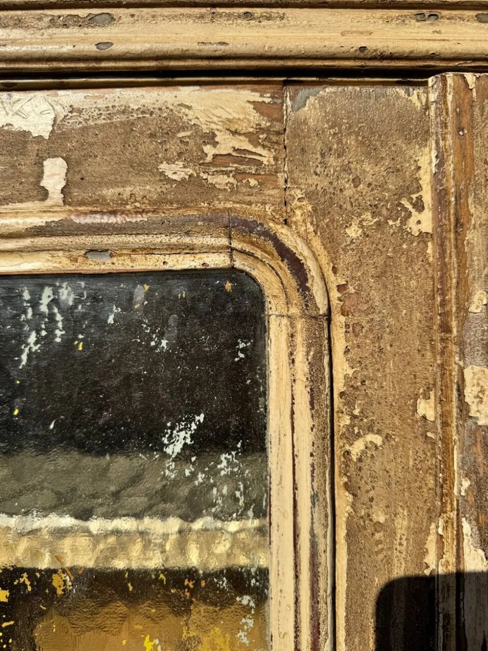 Grand vaisselier deux corps Louis Philippe – patine bleu beige