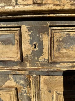 Grand vaisselier deux corps Louis Philippe – patine bleu beige