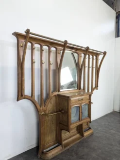 Grand vestiaire Art Nouveau dans le style de Vand de Velde