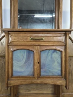 Grand vestiaire Art Nouveau dans le style de Vand de Velde