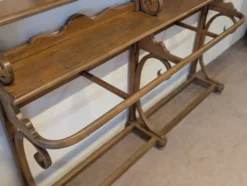 Grand vestiaire Art Nouveau en bois courbé, vers 1900