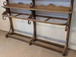 Grand vestiaire Art Nouveau en bois courbé, vers 1900