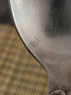 Grosse cuillère en métal argenté