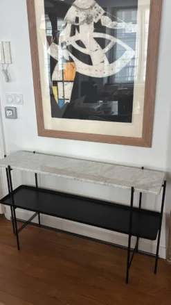 GUBI Console en marbre noir et blanc