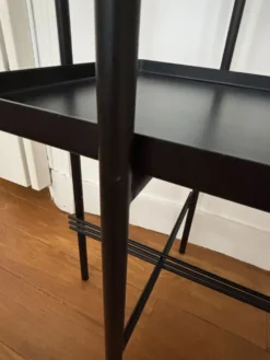 GUBI Console en marbre noir et blanc