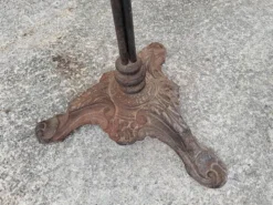 Gueridon de bistrot rond pied en fonte n°8