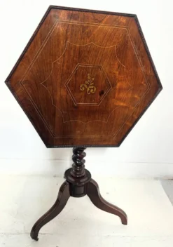 Guéridon basculant Napoléon III en bois d'acajou XIX siècle