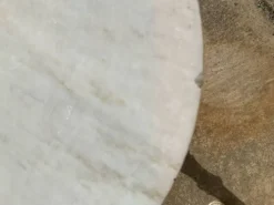 Guéridon bistrot en marbre blanc