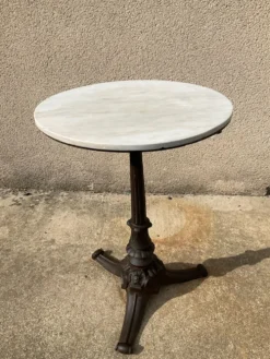 Guéridon bistrot en marbre blanc