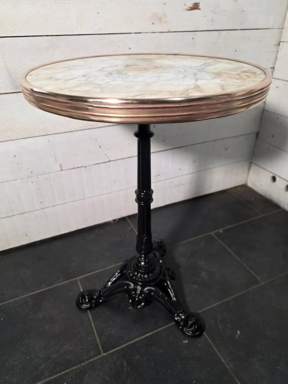 Guéridon de bistrot dessus marbre et laiton pied fonte