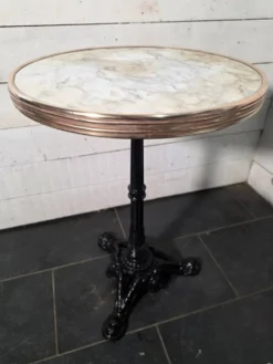 Guéridon de bistrot dessus marbre et laiton pied fonte