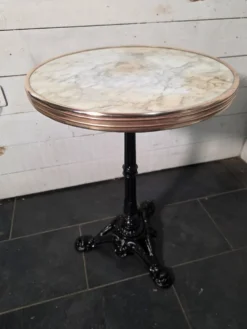 Guéridon de bistrot dessus marbre et laiton pied fonte