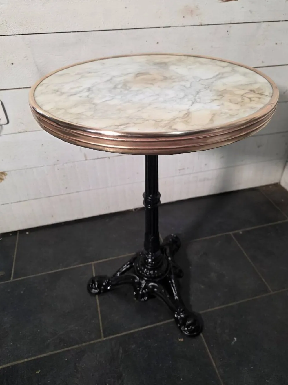 Guéridon de bistrot dessus marbre et laiton pied fonte