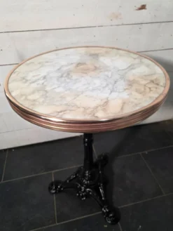 Guéridon de bistrot dessus marbre et laiton pied fonte